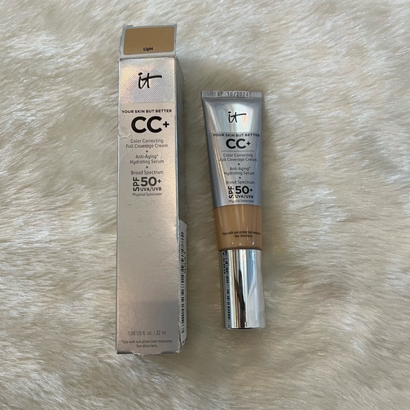 IT Cosmetics Foundation - Picture 2 of 2